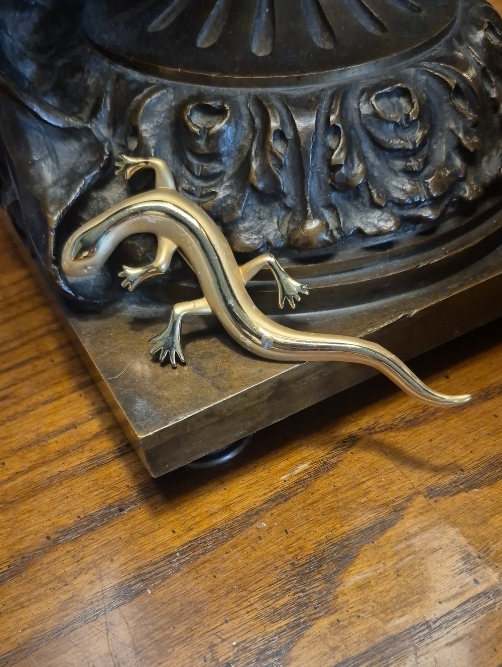 Vintage Gold Tone Lizard Salamander Brooch